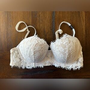 NWT Victoria's Secret Cream Lace Bra